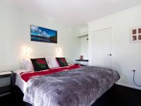 Tourist Rental Mahinapua Retreat, Bed & Breakfast from Ruatapu, Westland, West Coast