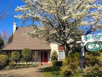 Tourist Rental The Loft Taupo from Acacia Bay, Taupo, Waikato