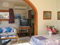 Tourist Rental The Garden House near Fortrose, NZ from Otara, Manukau, Auckland