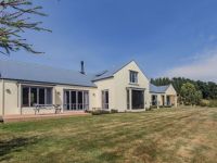 Tourist Rental Awen Lodge B&B from Amberley, Hurunui, Canterbury