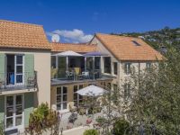 Tourist Rental Le Petit Hotel from Sumner, Christchurch, Canterbury