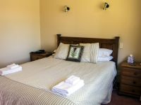 Tourist Rental Woodland Glen Lodge from Blue Spur, Westland, West Coast