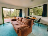 Tourist Rental Whistling Frog Cafe, Bar, Resort & RV Park from Clutha, Otago