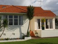 Tourist Rental Emerald Villas from Takapuna, North Shore, Auckland