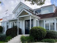 Tourist Rental Emerald Cottage by the Beach from Takapuna, North Shore, Auckland